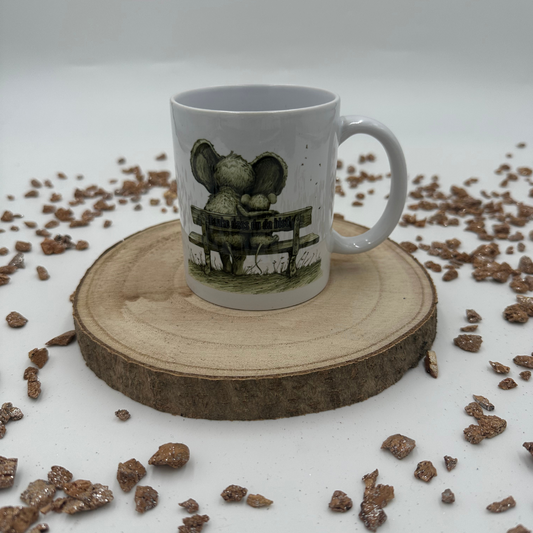 Mug - Elefant hugging a mouse